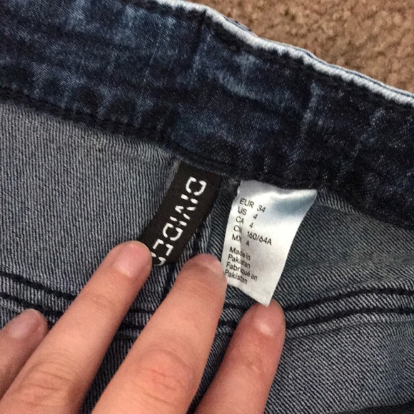 H&M Skinny Jeans - Picture 3 of 3